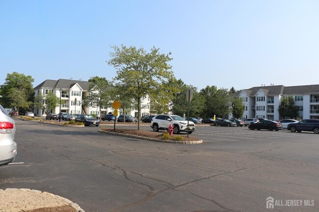 Building Photo - 732 Waterford Dr