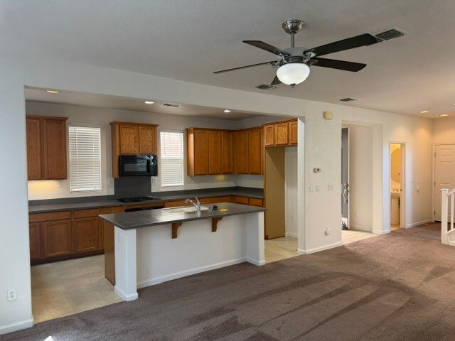 Building Photo - Gorgeous Modesto Home 3 Bedroom 2.5 Bathroom