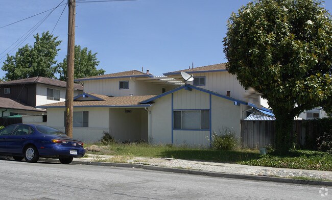 Building Photo - 38870 Bell St