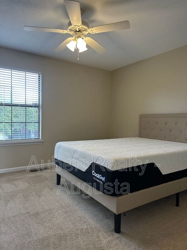 Building Photo - 204 1/2 W Buena Vista Drive