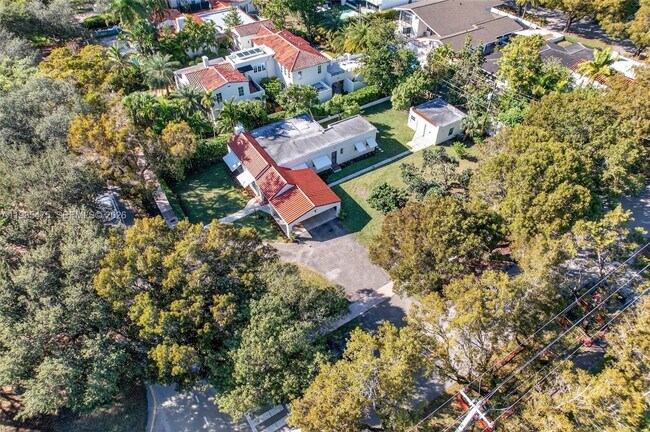 Building Photo - 1305 Alhambra Cir