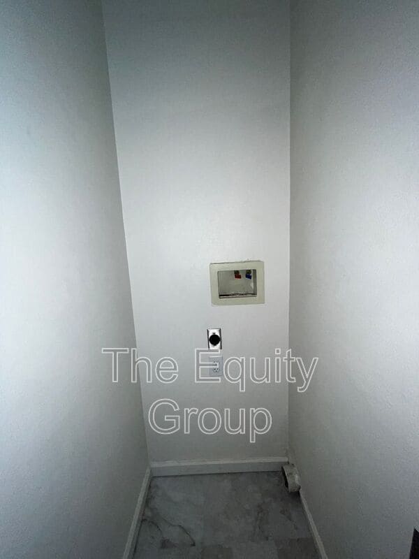 Building Photo - 326 S Crespi Ave