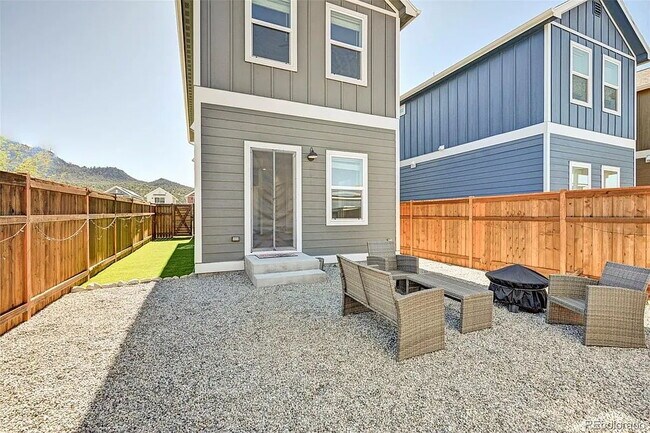 Building Photo - Charming 3-Bed, 3-Bath Home in The Farm – ...