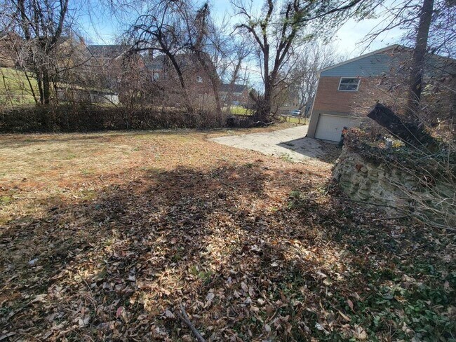 Building Photo - 5832 Childs Ave