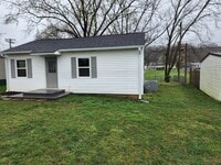 Building Photo - Maryville 37804 -3 bedroom, 2 bath - call Tom Parry 865-607-3649