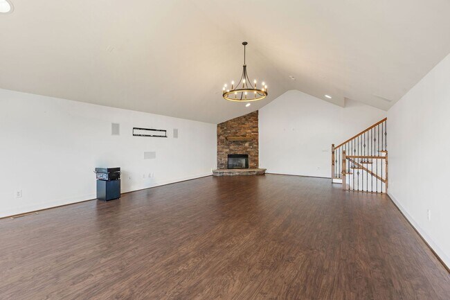 Building Photo - 298 Gillette Dr