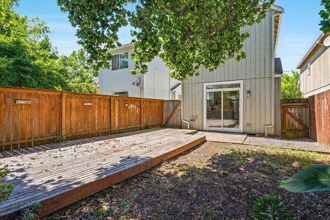 Building Photo - 8526 N Haven Ave
