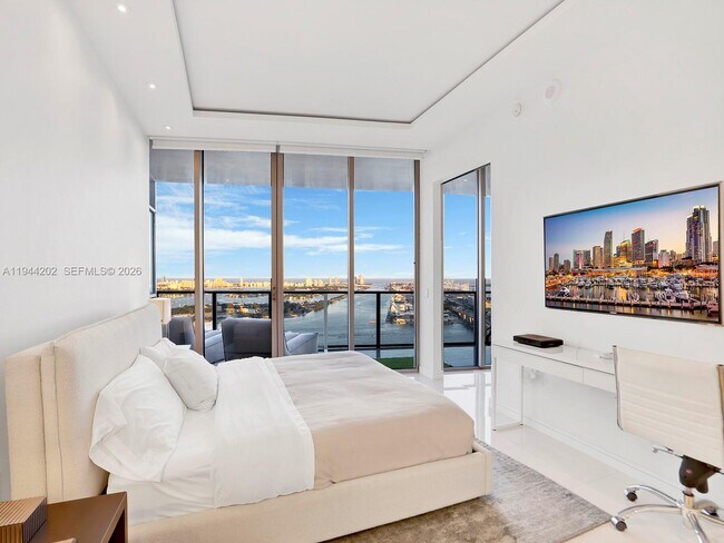 Building Photo - 1100 Biscayne Blvd