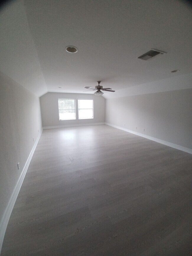 Building Photo - 12214 Country Day Cir