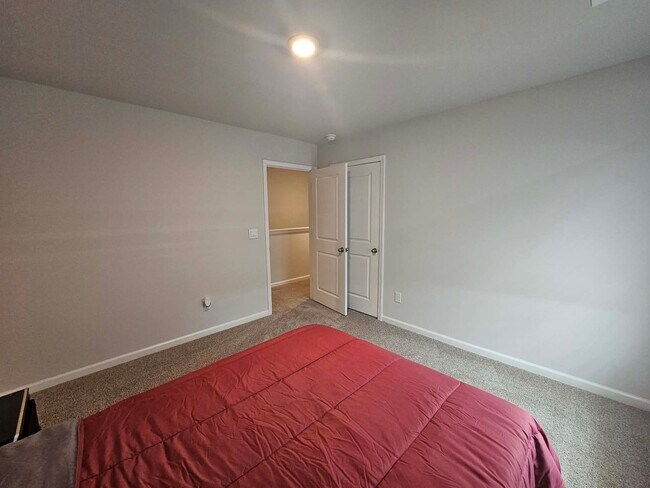 Building Photo - 119 Stella Blfs Dr