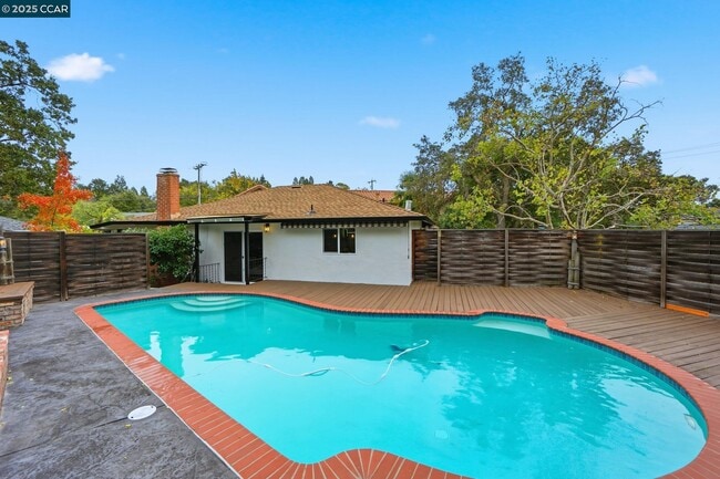 Building Photo - 289 Sierra Dr