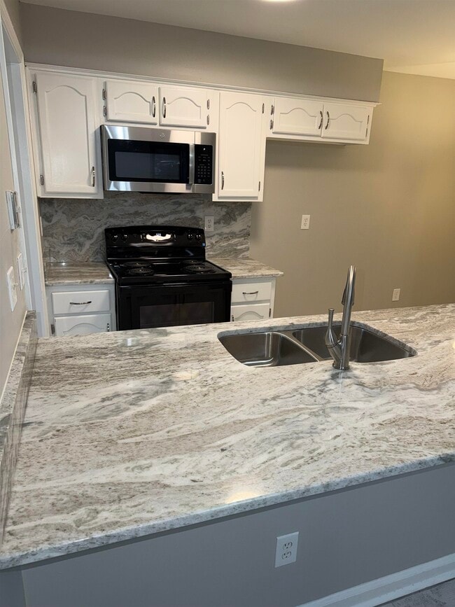 Building Photo - 4834 Sturbridge Ln
