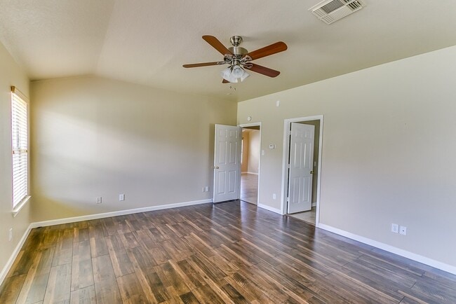 Building Photo - 22450 Highland Point Ln