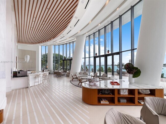 Building Photo - 175 SE 25th Rd