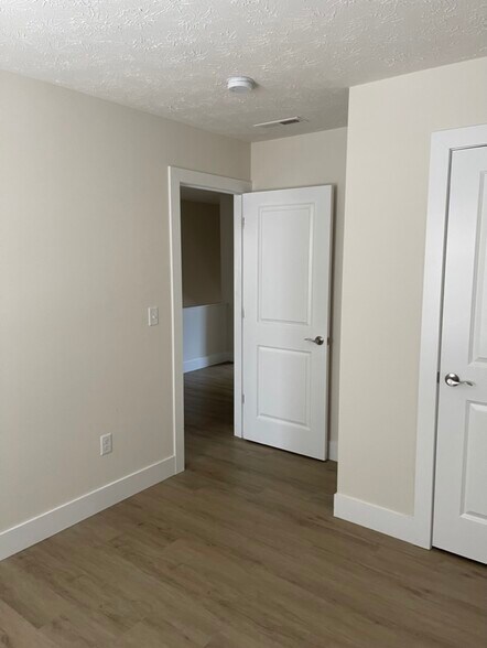 Building Photo - 4231 Otter Creek Dr