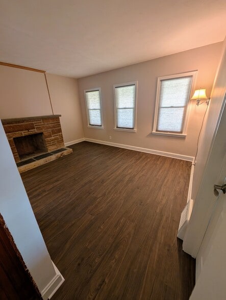 Living Room - 412 University Ave