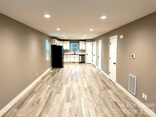 Building Photo - 110 Carpenter St