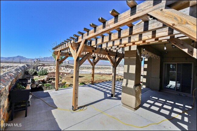 Building Photo - 6952 Black Mesquite Dr