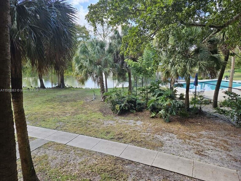 Building Photo - 10725 Cleary Blvd