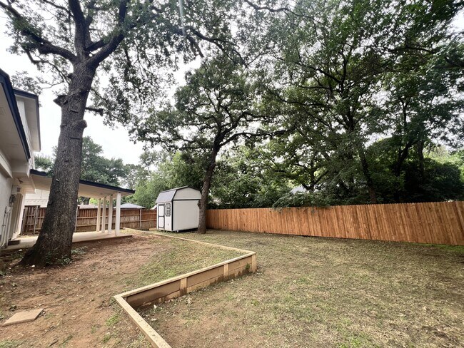 Building Photo - 5429 Prince Dr
