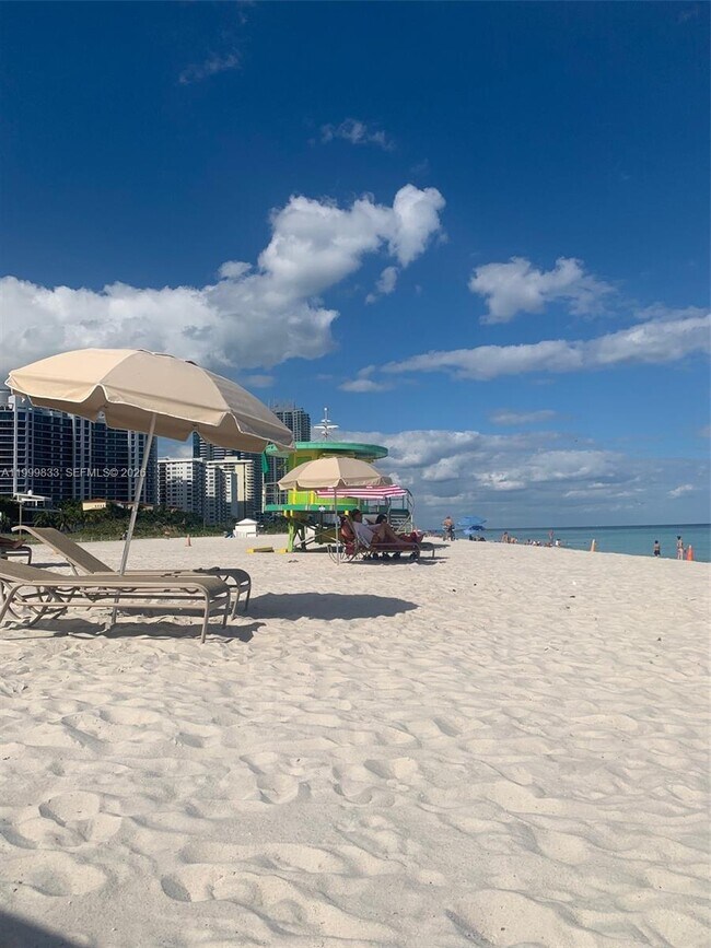 Building Photo - 5757 Collins Ave