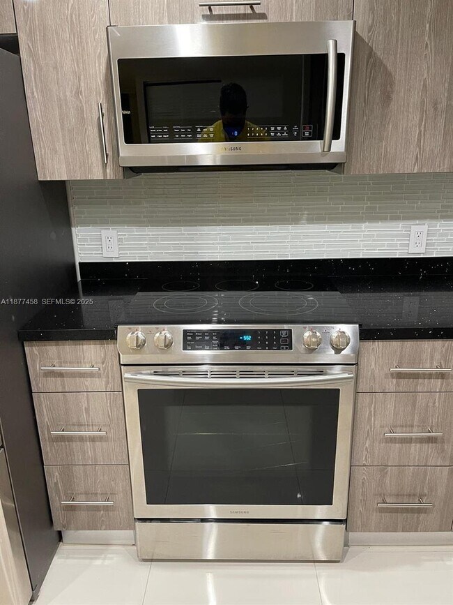 Building Photo - 2801 NE 183rd St