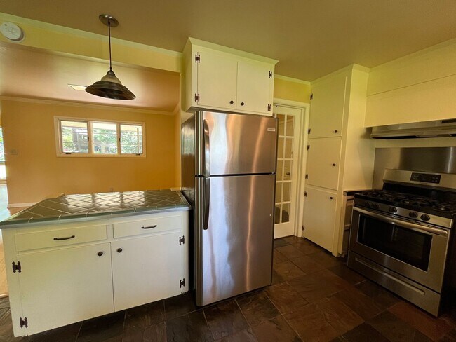 Building Photo - 3 Bedroom home near 41st & Harvard
