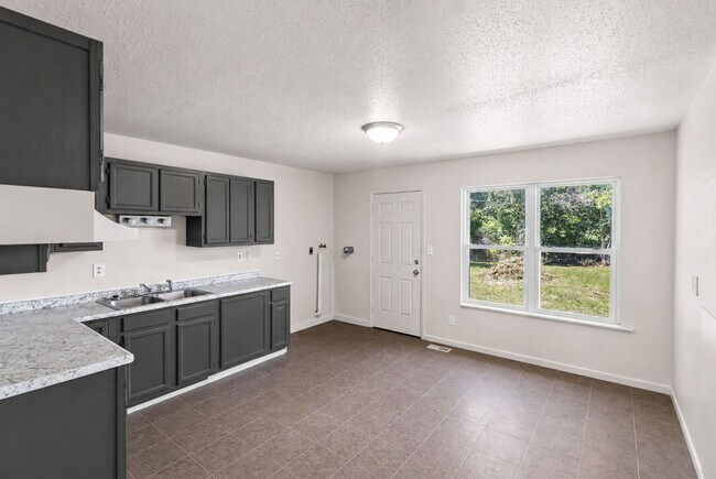 Building Photo - Newly Renovated 3 Bedroom home for Rent in Cahokia with garage!!!