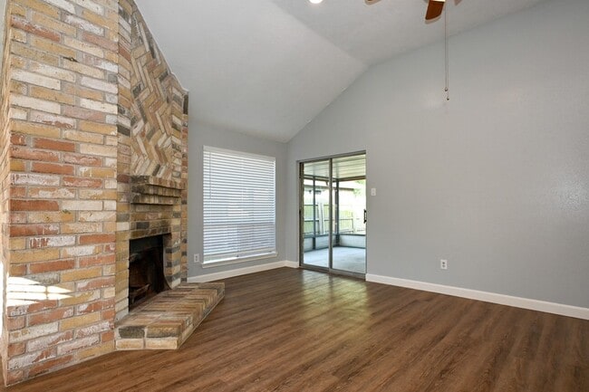 Building Photo - 6543 Liberty Valley Dr
