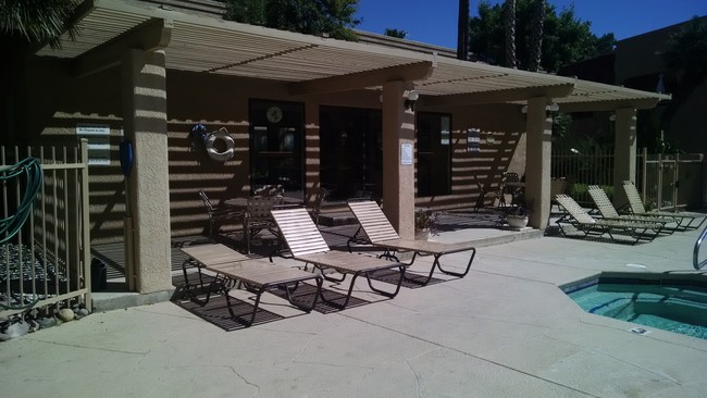 Community pool area - 5750 N Camino Esplendora