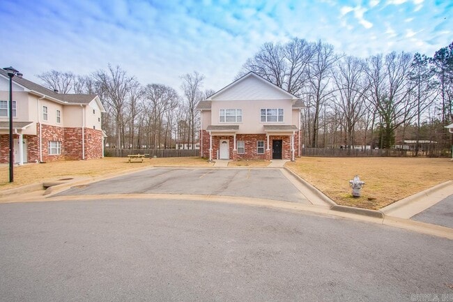 Building Photo - 1216 Sadie Dr