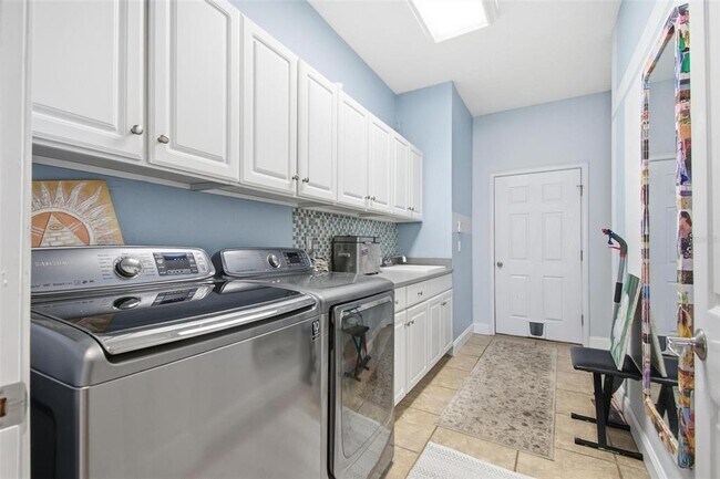 Building Photo - 118 Whispering Pine Dr