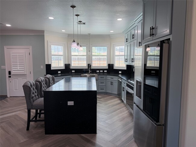 Building Photo - 5525 Swan Dr