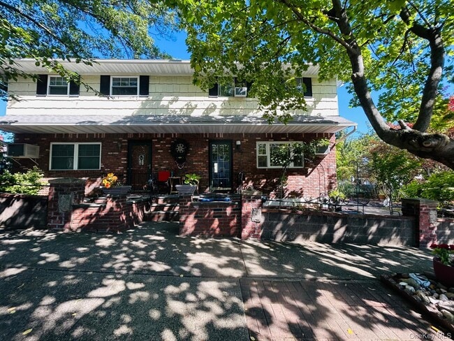 Primary Photo - 41 Cambridge Ave