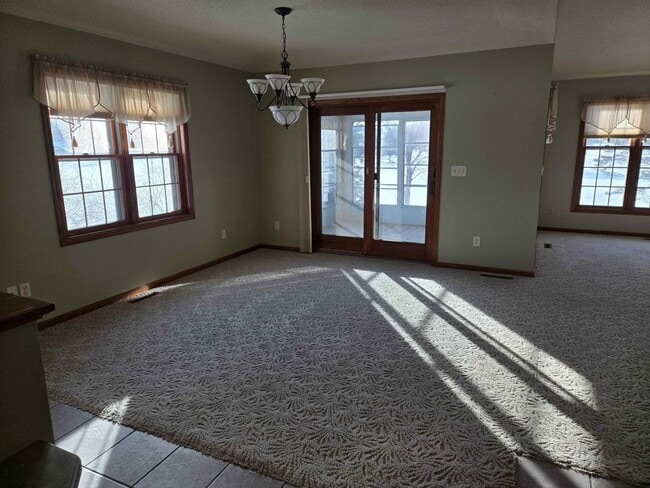 Building Photo - 208/210 E 13th Ave