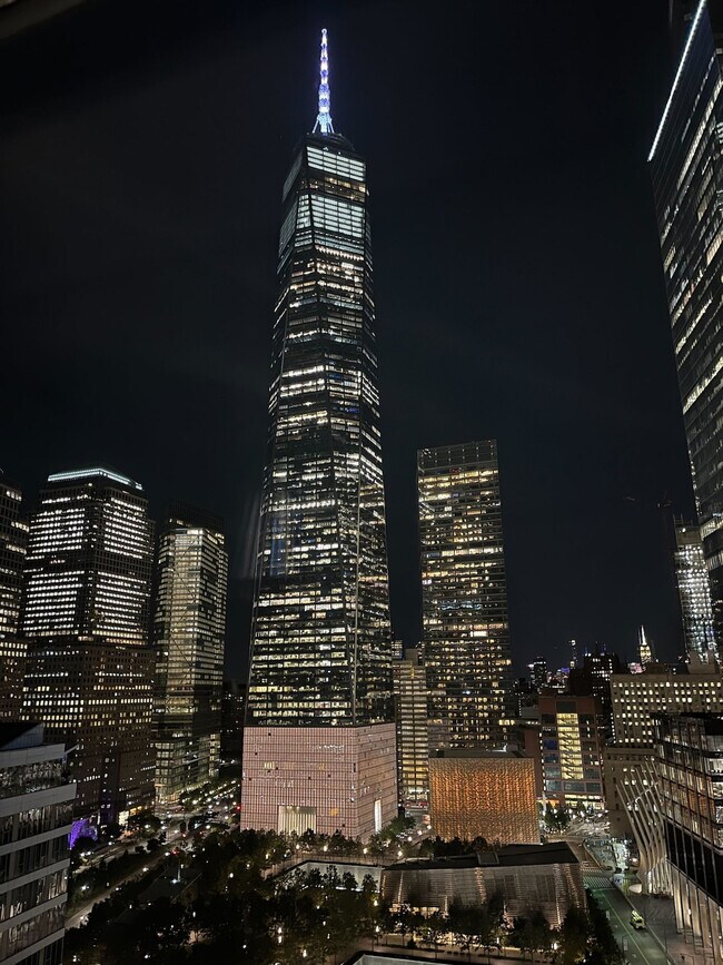 Building Photo - 130 Liberty St