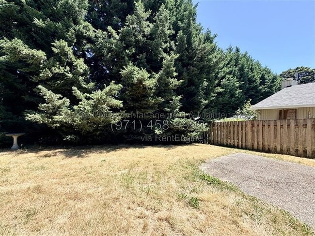 Building Photo - 7066 SW 156th Ave