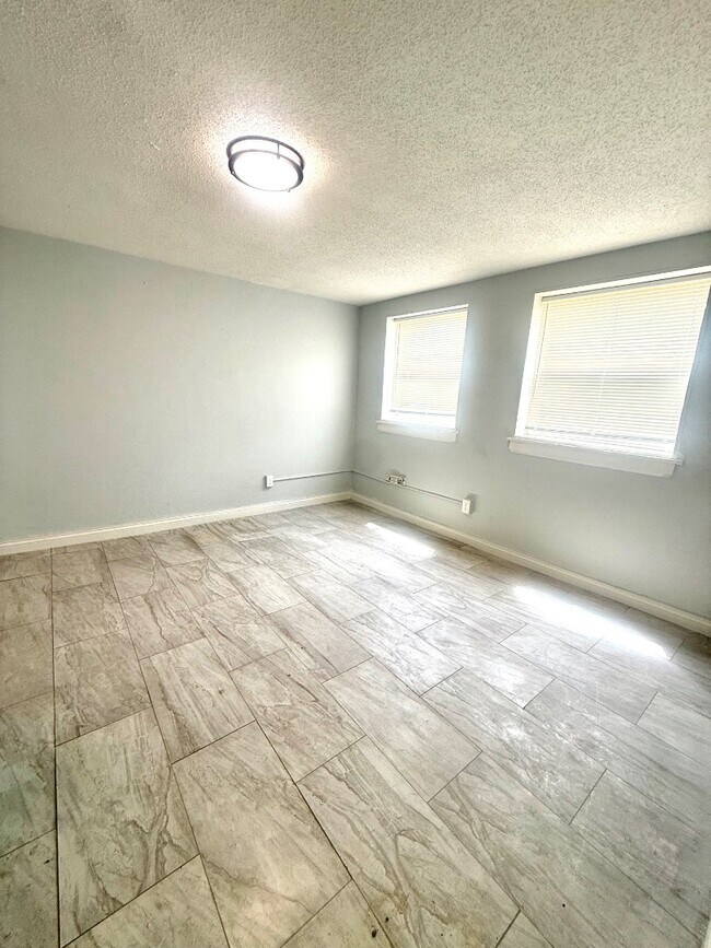 Building Photo - 3115 Bracken Woods Ln
