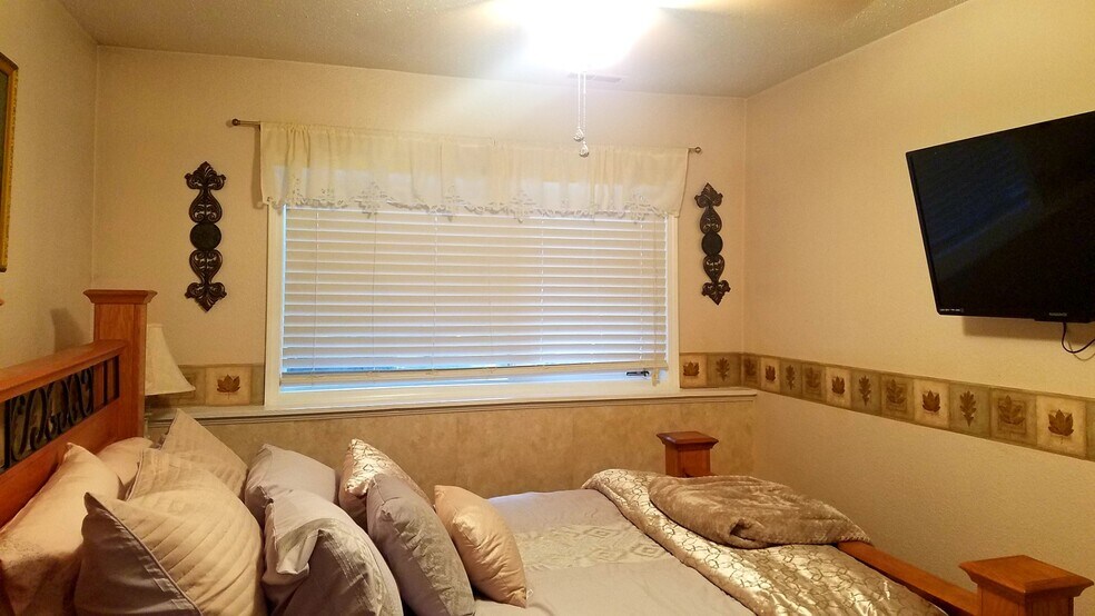 Main bedroom - 2110 Tudor Hills Ct
