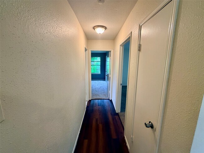 Building Photo - 15811 Nutcracker Ct