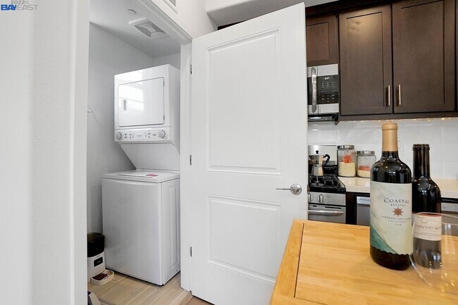 Building Photo - 29438 Urbia Way