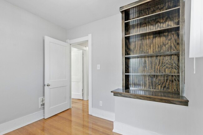 Building Photo - 1542 Craigwood Rd