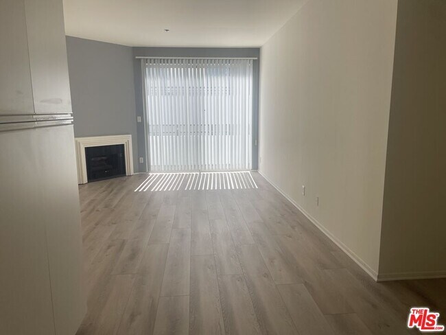 Building Photo - 10600 Wilshire Blvd