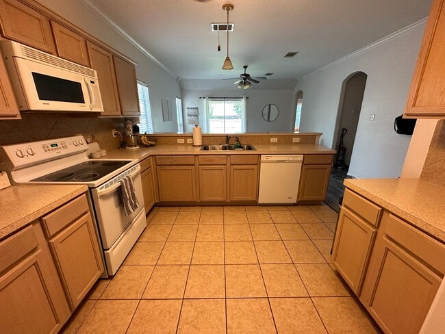 Building Photo - 3 BEDROOM, BELTON ISD