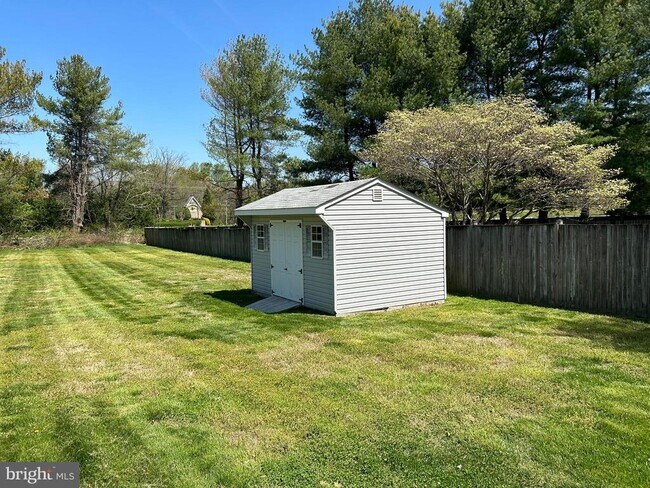 Building Photo - 11961 Lexington Dr