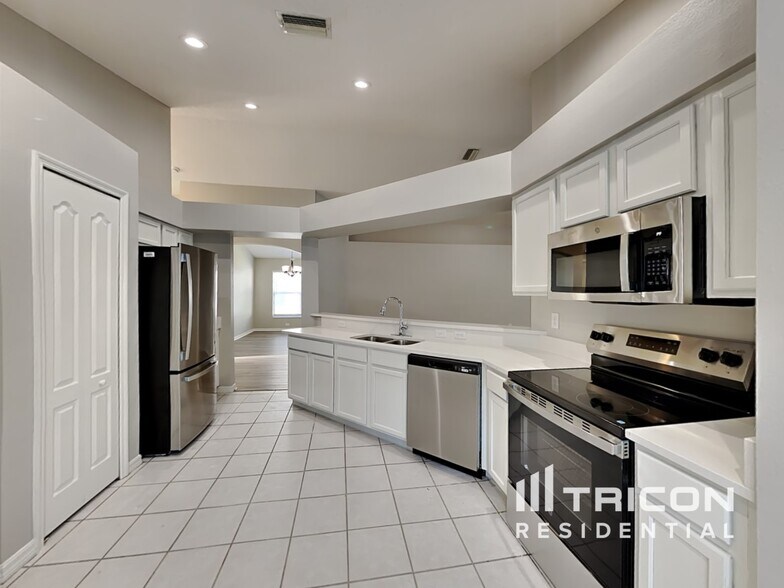Building Photo - 6311 Chapel Pines Blvd