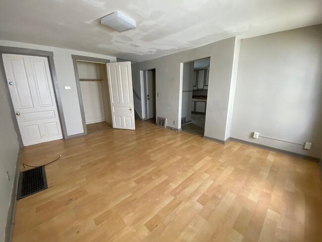 Building Photo - 428-430 Davis