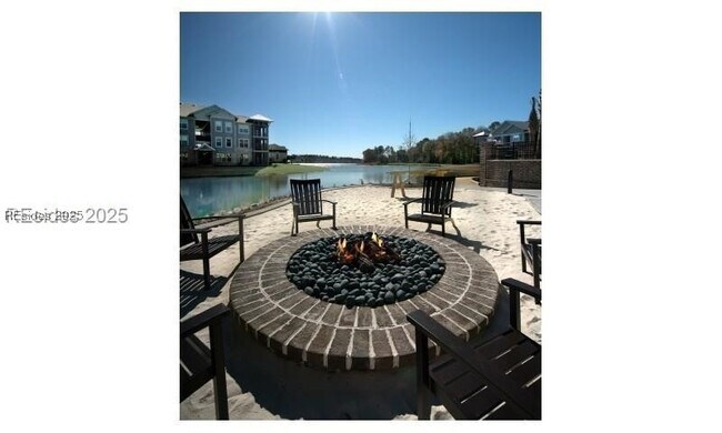 Building Photo - 11 Parklands Dr