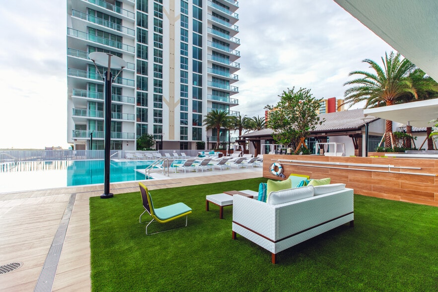 Building Photo - 330 Sunny Isles Blvd
