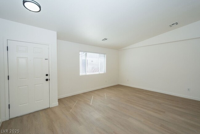 Building Photo - 2021 S Dandelion St